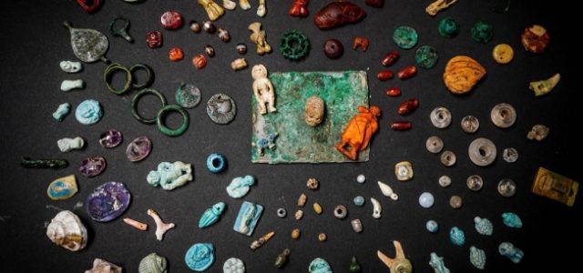Hallan en Pompeya tesoro de amuletos contra la mala suerte
