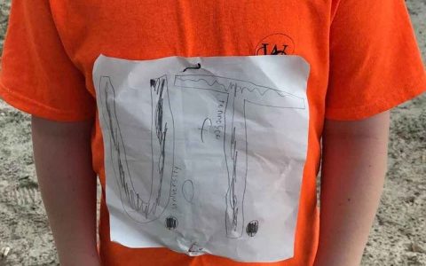 ‘Bullean’ a niño por dibujarse el logo de su equipo; termina siendo el diseño oficial