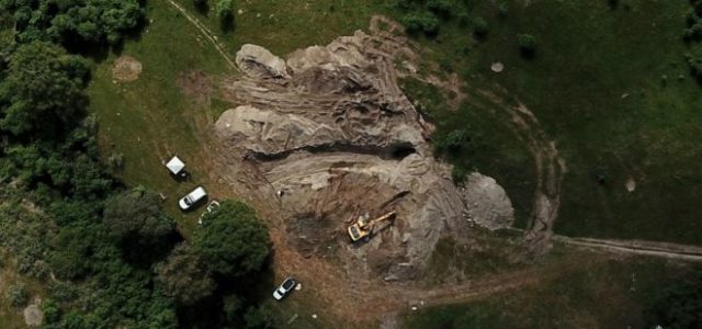 El pozo donde aparecieron 119 bolsas con restos humanos que revela el horror de la guerra contra el narco en Jalisco