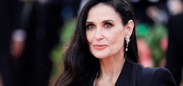 Demi Moore se desnuda en revista a sus 56 años