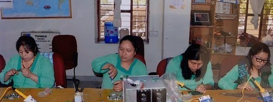Cuatro mujeres indígenas de los Altos de Chiapas se gradúan como ingenieras en la India