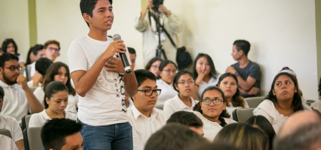 Laureados con el Nobel de la Paz se reúnen con estudiantes de preparatorias yucatecas