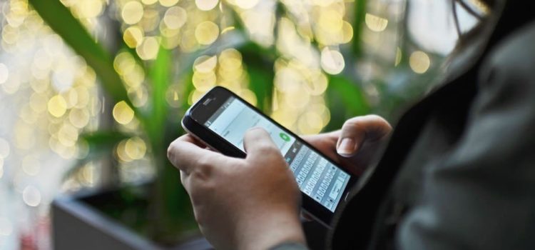 Ocho de cada 10 mexicanos consumen internet por su celular