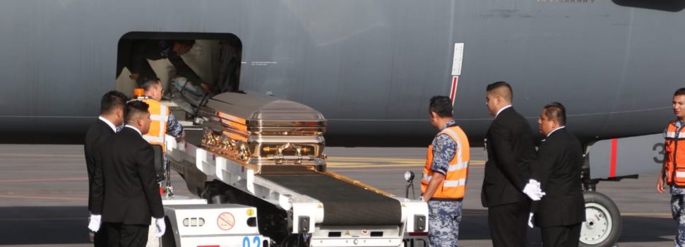 Llegan las cenizas de José José a México para rendirle homenaje en Bellas Artes