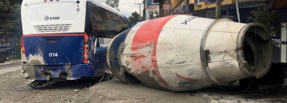 Accidente vehicular en Santa Fe en CDMX deja al menos 15 lesionados