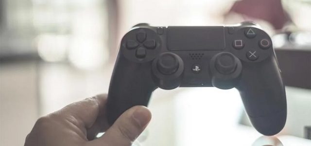 Muere tras derrame cerebral por pasar la noche jugando videojuegos