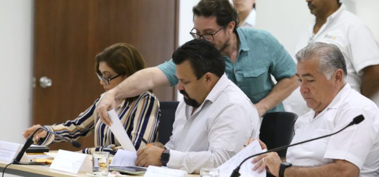 Aprueban en comisión paquetes fiscales de Mérida y otros 52 municipios