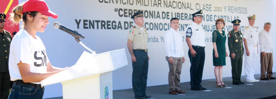 Fritz Sierra encabeza entrega de más de 500 cartillas liberadas del SMN