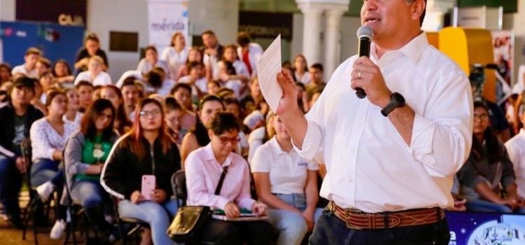 El alcalde Renán Barrera Concha reitera la invitación a los jóvenes a sumarse al trabajo comprometido por una mejor ciudad