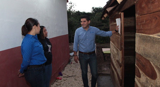 Diego Ávila supervisa obras en Becanchén