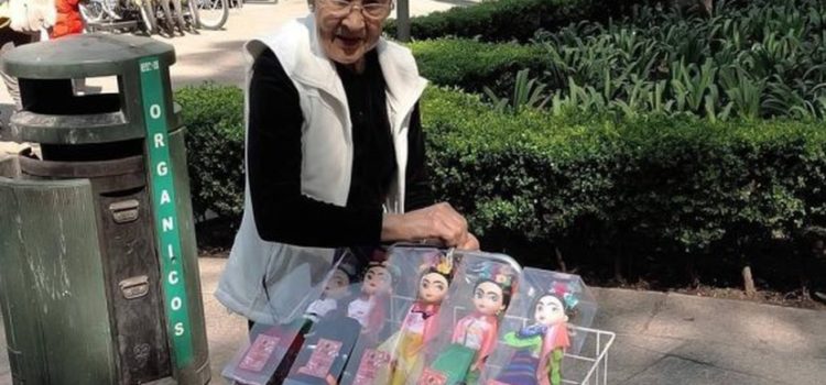 ¡100% mexicanas! Mujer vende muñecas artesanales llamadas ‘Friditas’