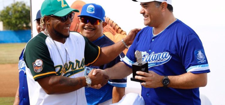 Renán Barrera acude al primer partido de la Serie Final de la Liga Meridana de Invierno 2019-2020