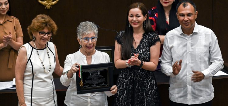 LXII Legislatura entrega Medalla “Héctor Victoria Aguilar” al pintor Gabriel Ramírez Aznar