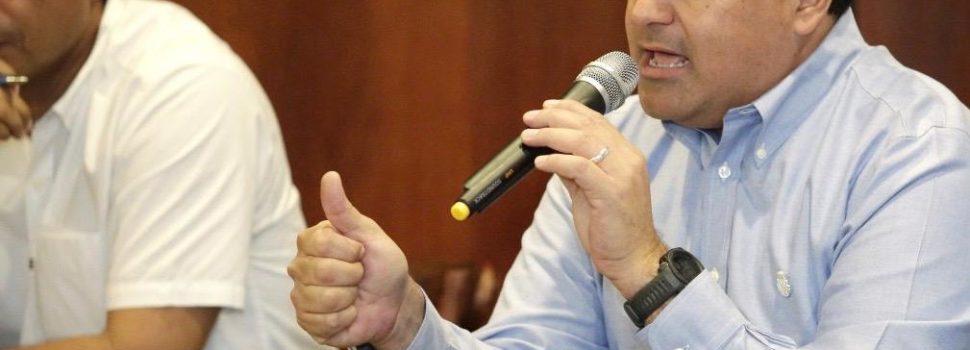 Los trámites y servicios en línea, una opción que contribuye a mantenerse en casa, señala el alcalde Renán Barrera