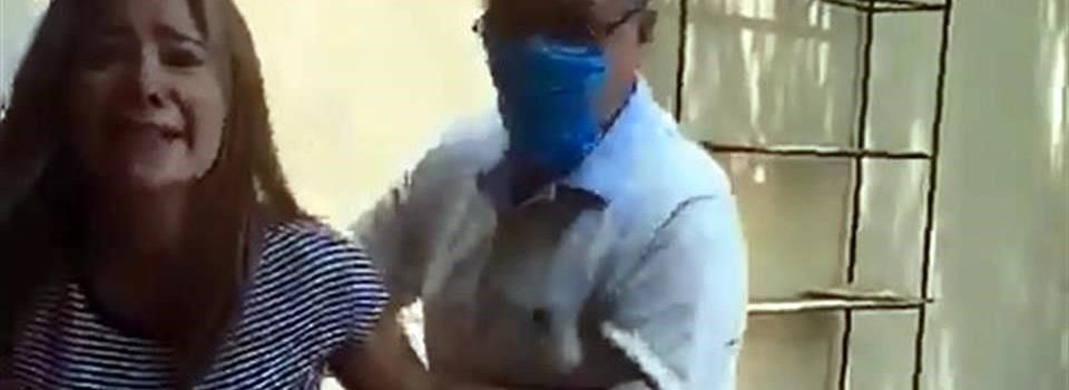 Notario agrede a su esposa y es captado en video