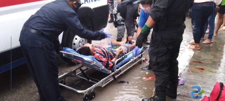 Riña de jóvenes termina con uno herido de gravedad y el otro en la cárcel