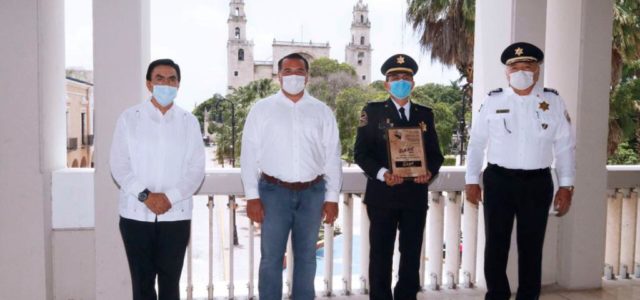 Reconocimiento nacional a Mérida por la labor que realiza el programa D.A.R.E