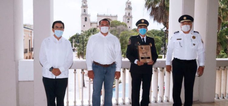 Reconocimiento nacional a Mérida por la labor que realiza el programa D.A.R.E
