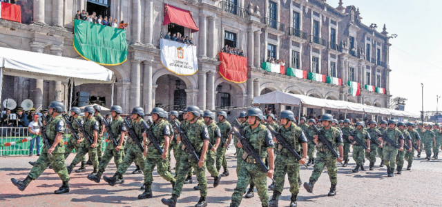 En ceremonia del Grito se permitirá que en el Zócalo estén 500 personas: AMLO