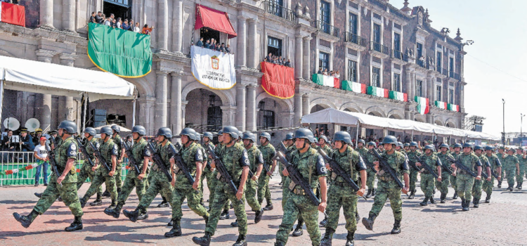 En ceremonia del Grito se permitirá que en el Zócalo estén 500 personas: AMLO