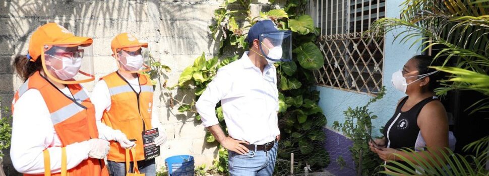 Para prevenir el Covid, junto a los “Amigos de la Salud Casa por Casa”, el Gobernador Vila visita los hogares