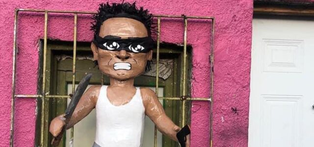 Ya hay la piñata del asaltante de la combi