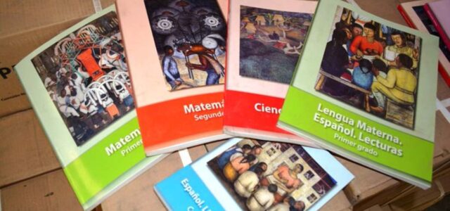 Padres de familia tendrán que acudir por libros de texto
