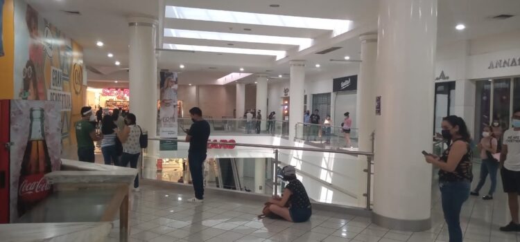 Por aglomeraciones, Procivy cierra tienda de ropa C&A de la Gran Plaza