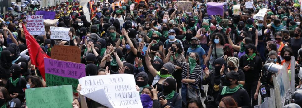 Feministas marchan en la CDMX por el Día de la Lucha por la Despenalización del Aborto