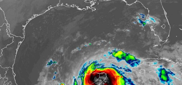 “Zeta” pasaría a 40 kms de Mérida, saldría cerca de Telchac como Tormenta Tropical