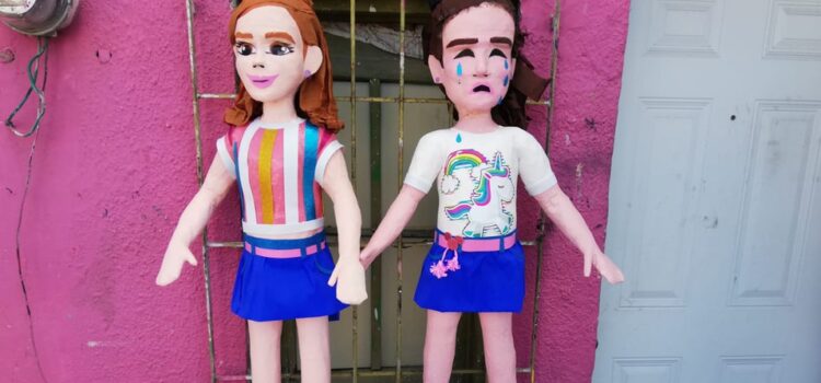 Niñas del pastel ya tienen piñata