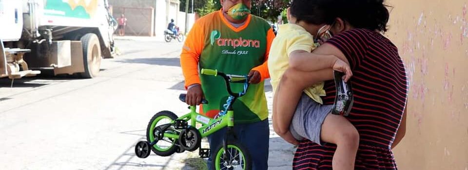 Niño yucateco festeja su cumpleaños con temática de Pamplona