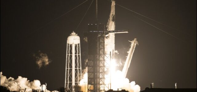 La histórica misión de la NASA y SpaceX despega rumbo a la EEI