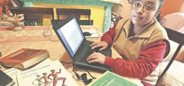 Niña genio: tiene 15 años y propone tratamiento antiCovid