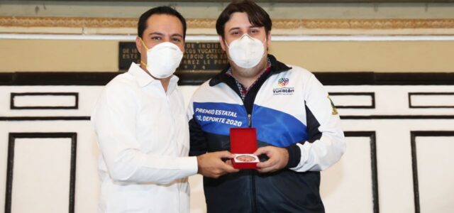 Entregan el Premio Estatal del Deporte al Gran Maestro de ajedrez, Luis Ibarra Chami